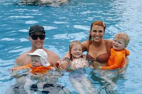 Little People fans mock Audrey Roloff for ’embarrassing’ spray tan as star poses in pool for..