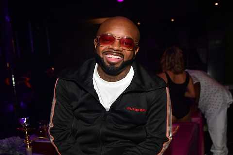 Jermaine Dupri receives an Honorary Doctorate of Fine Arts from the Art Institute of Atlanta [Video]