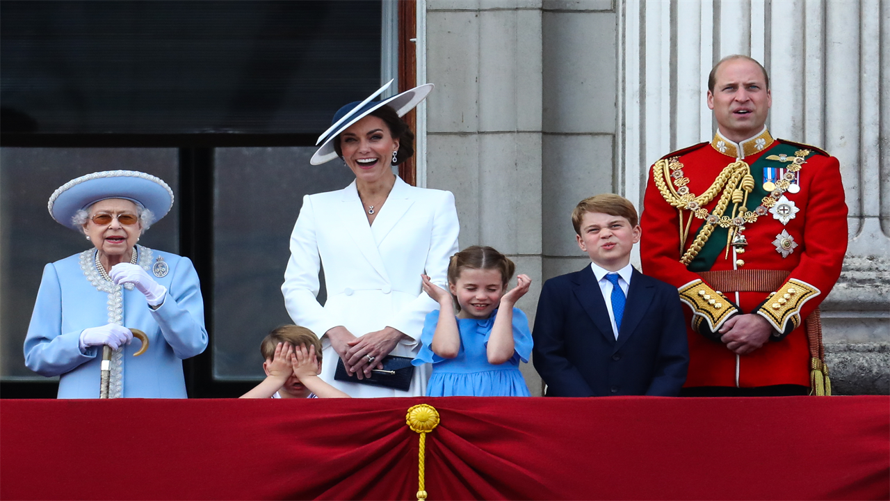 Forget a watered-down monarchy, we need the full fat Royal Family