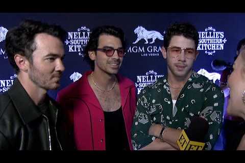 Jonas Brothers Support Their Parents’ New Vegas Restaurant Opening