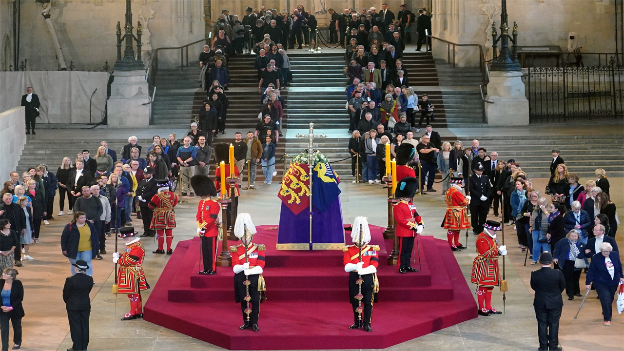 I visited the Queen lying in state – it was silent & incredibly moving, almost like magic but I wasn’t expecting it