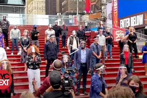 Broadway Stars Surprise With Pop-up Times Square Performance