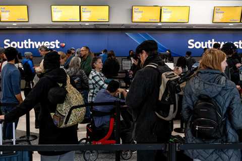 (WATCH) Airport Cop Threatens To Arrest Stranded Black Southwest Passengers For Trespassing While..