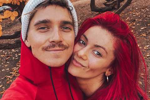 Joe Sugg fuels split rumours with Dianne Buswell as he flies off on holiday to South Africa after..
