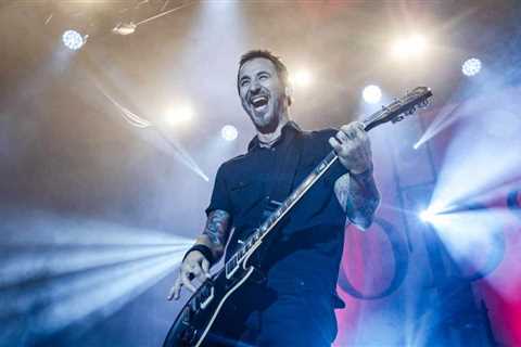 Godsmack Frontman Sully Erna Reveals He Dated Lady Gaga ‘for a Hot Minute’