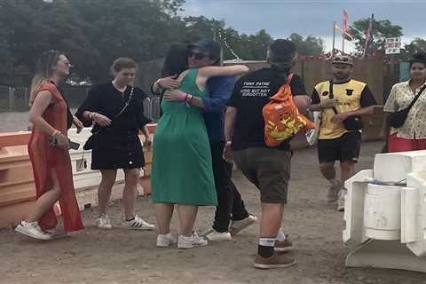 Princess Beatrice spotted embracing pals during day out at final day of Glastonbury