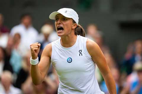 Iga Swiatek reaches Wimbledon quarterfinals for first time