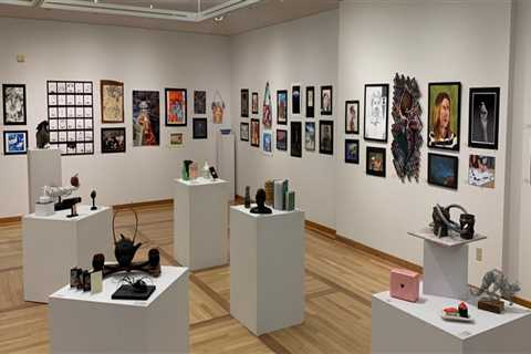 Do Hays County Art Galleries Offer Discounts to Students, Seniors, and Military Personnel?