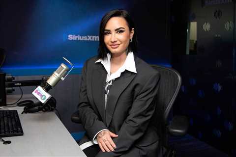 Demi Lovato Reveals She Still Has Hearing Loss & Vision Impairment Following 2018 Overdose