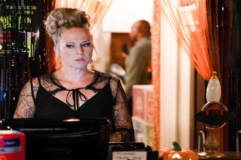 Linda Carter terrified as she gets a horrifying Halloween shock in EastEnders