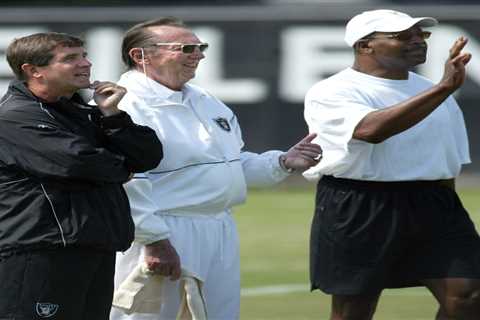 Raiders, football world mourn loss of Carl Weathers: ‘Missed dearly’