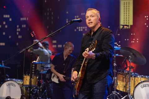 Jason Isbell Performs Real, Biden-Focused Fox News Headlines on ‘Daily Show’