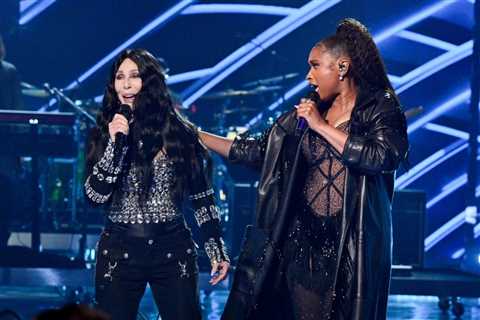 Cher Accepts Icon Award in 40-Year-Old Pants, Duets With Jennifer Hudson at iHeartRadio Music Awards