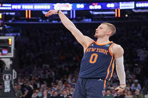 Knicks’ Donte DiVincenzo ineligible for NBA awards due to league caveats