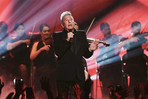 Ricardo Montaner Accepts Legacy Award at 2024 Latin AMAs, Delivers Riveting Medley of His Classics