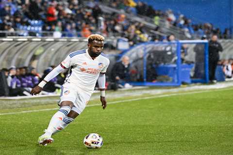 FC Cincinnati’s Aaron Boupendza broke his jaw in alleged bar fight with boxer