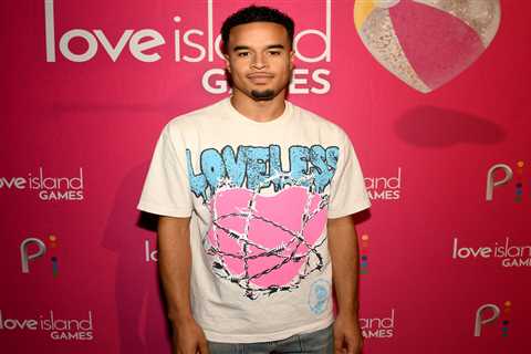 Love Island's Toby Aromolaran claps back at Gogglebox stars in recent podcast swipe
