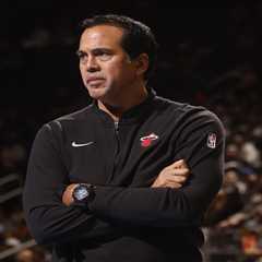 Erik Spoelstra costs Heat game with brutal Chris Webber moment — and Jalen Rose can’t believe it