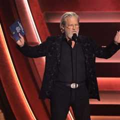 ‘Morgan Waylon’? Jeff Bridges Mispronounces Morgan Wallen’s Name While Revealing Biggest CMA Award..