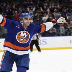 Islanders snap three-game skid with home win over Blues