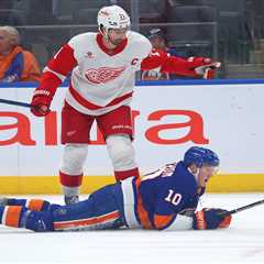 Islanders blow lead as third-period struggles reappear in loss to Red Wings