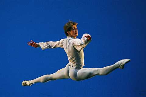 Russian Ballet Star Vladimir Shklyarov Dead After Fall From 5th-Floor Balcony