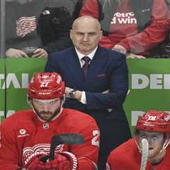 Struggling Red Wings fire coach Derek Lalonde, hire Todd McLellan