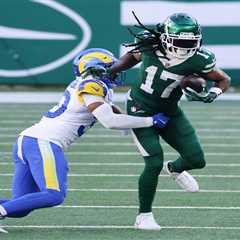 Jets’ Davante Adams ‘optimistic’ about playing in Week 17 after surprise injury report appearance