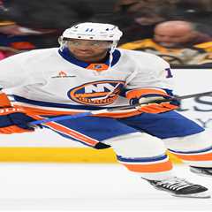 Islanders’ Anthony Duclair clearly still hampered by injury