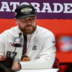 Travis Kelce has just one burning question for media at Super Bowl 2025 Opening Night