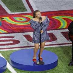 Lauren Daigle sings a jazzy ‘America the Beautiful’ with Trombone Shorty at Super Bowl 2025 years..