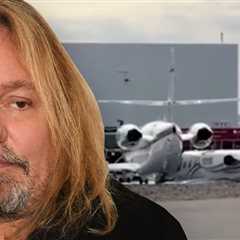 Vince Neil Wasn't on Crashed Jet Because He Extended Birthday Bash in Florida