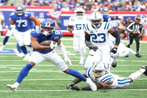 The quarterback talks Darius Slayton had with Giants brass before $36 million reunion