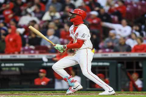 Reds’ Elly De La Cruz finds instant success using buzzy torpedo bats