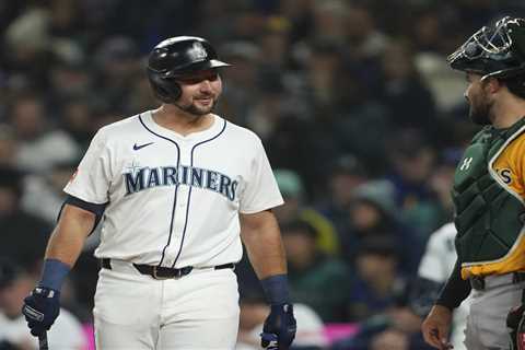 Mariners giving out a ‘Platinum Dumper’ bobblehead — yes, really