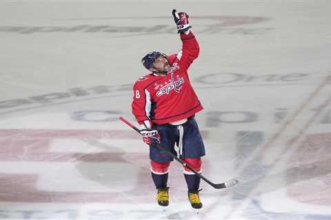 Alex Ovechkin ties Wayne Gretzky’s all-time NHL goals record — with The Great One on hand
