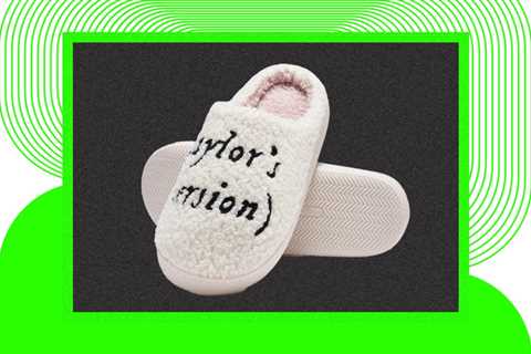 Cozy (Taylor’s Version): Amazon Shoppers Are Obsessed With These $20 Taylor Swift-Inspired Slippers
