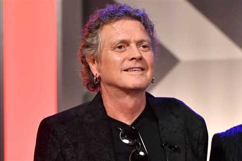 Def Leppard Drummer Rick Allen Says He’s Still Dealing With ‘Very Traumatic’ Feelings About Violent ..