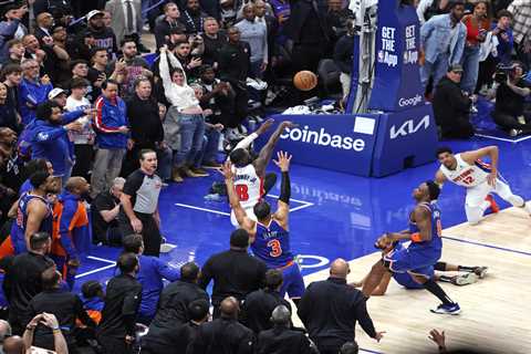 Knicks win thrilling Game 4 on controversial no-call as Jalen Brunson, Karl-Anthony Towns play hero