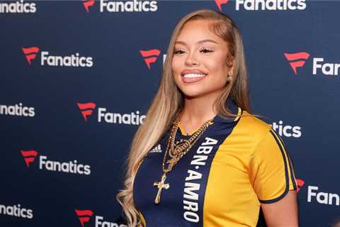 Latto Says She’s ‘Big Daddy’ While Rocking Carmelo Anthony’s Syracuse Jersey