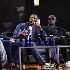 Michael Strahan is chasing after Giants ownership stake