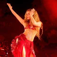 Watch Shakira Bring Out Ozuna As Special Guest at the MetLife Stadium