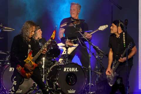 Metallica’s ‘Enter Sandman’ Performance Registers Seismic Activity