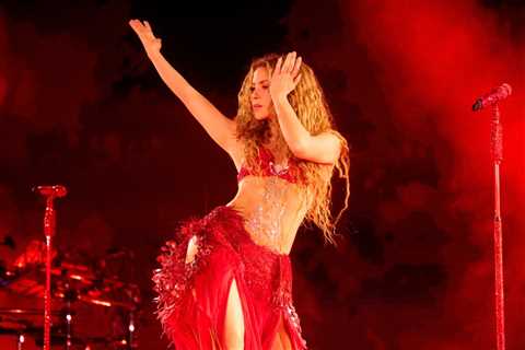Watch Shakira Bring Out Ozuna As Special Guest at the MetLife Stadium