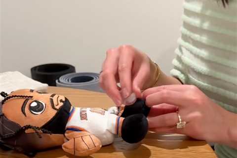 Knicks fan goes viral for hilariously pampering Jalen Brunson ‘reverse-voodoo’ doll