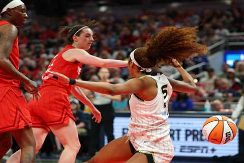 Tempers flare after Caitlin Clark’s flagrant foul on Angel Reese in wild scene in WNBA opener
