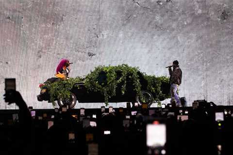 Kendrick Lamar & SZA Preach Love Over Hate During 1st LA Stop of Grand National Tour: 5 Best Moments
