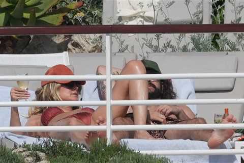 Heidi Klum Seems to Grab Tom Kaulitz's Crotch While Sunbathing in Cannes