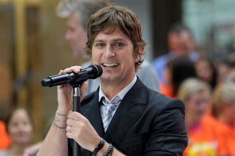 Rob Thomas Announces 2025 Australia and New Zealand Tour