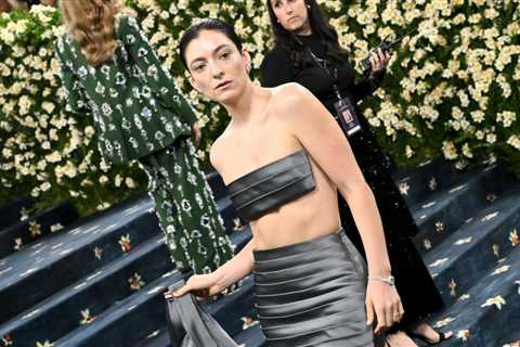 Lorde Makes Surprise Appearance at Aotearoa Music Awards